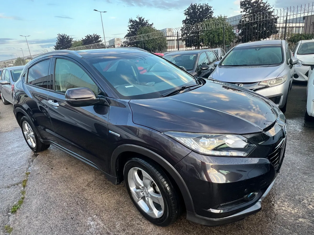 2015 HONDA VEZEL 1.5 HYBRID/ only 64k km/ warranty - Image 1