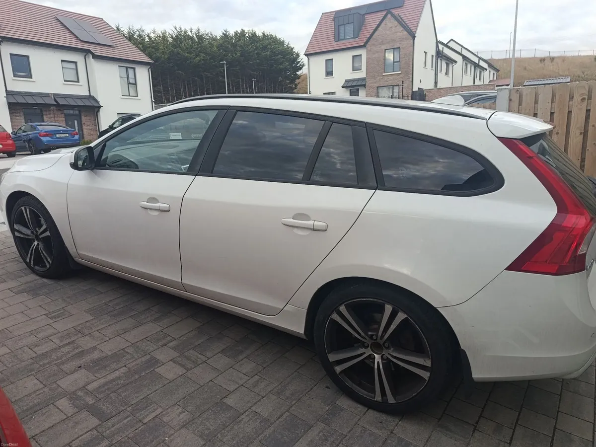 Volvo V60 D4 Business Edition (new engine) - Image 1