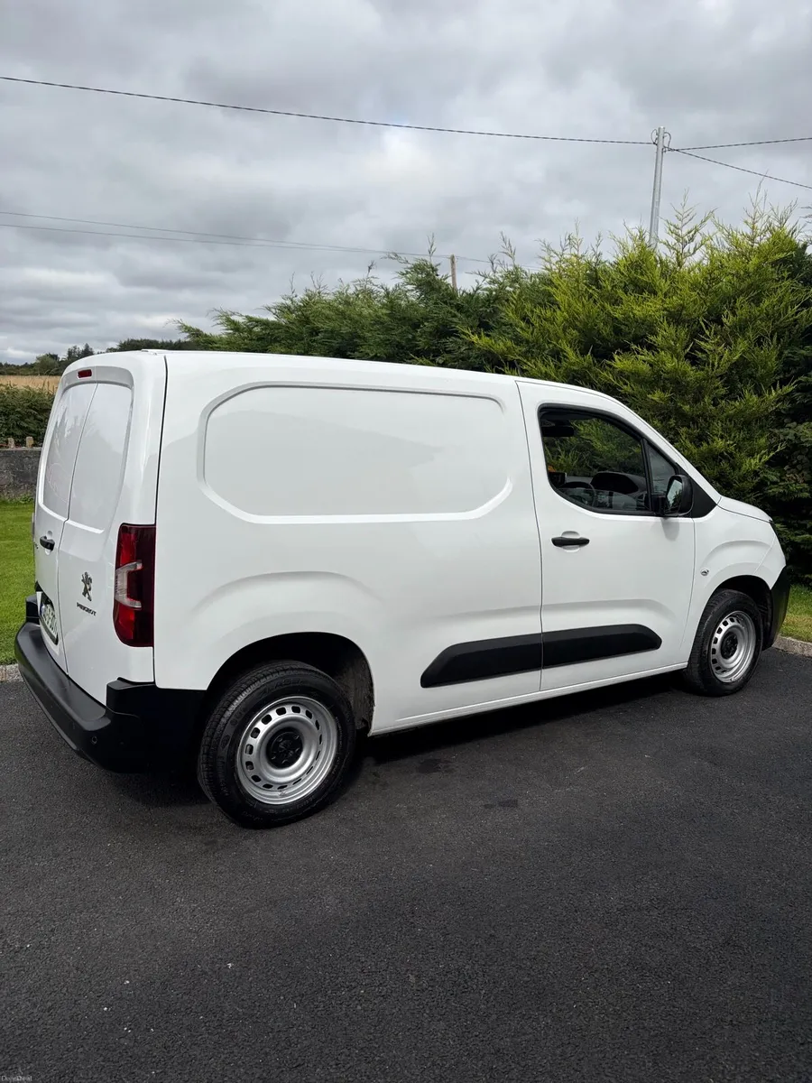 232 Peugoet Partner - High Spec - Image 5