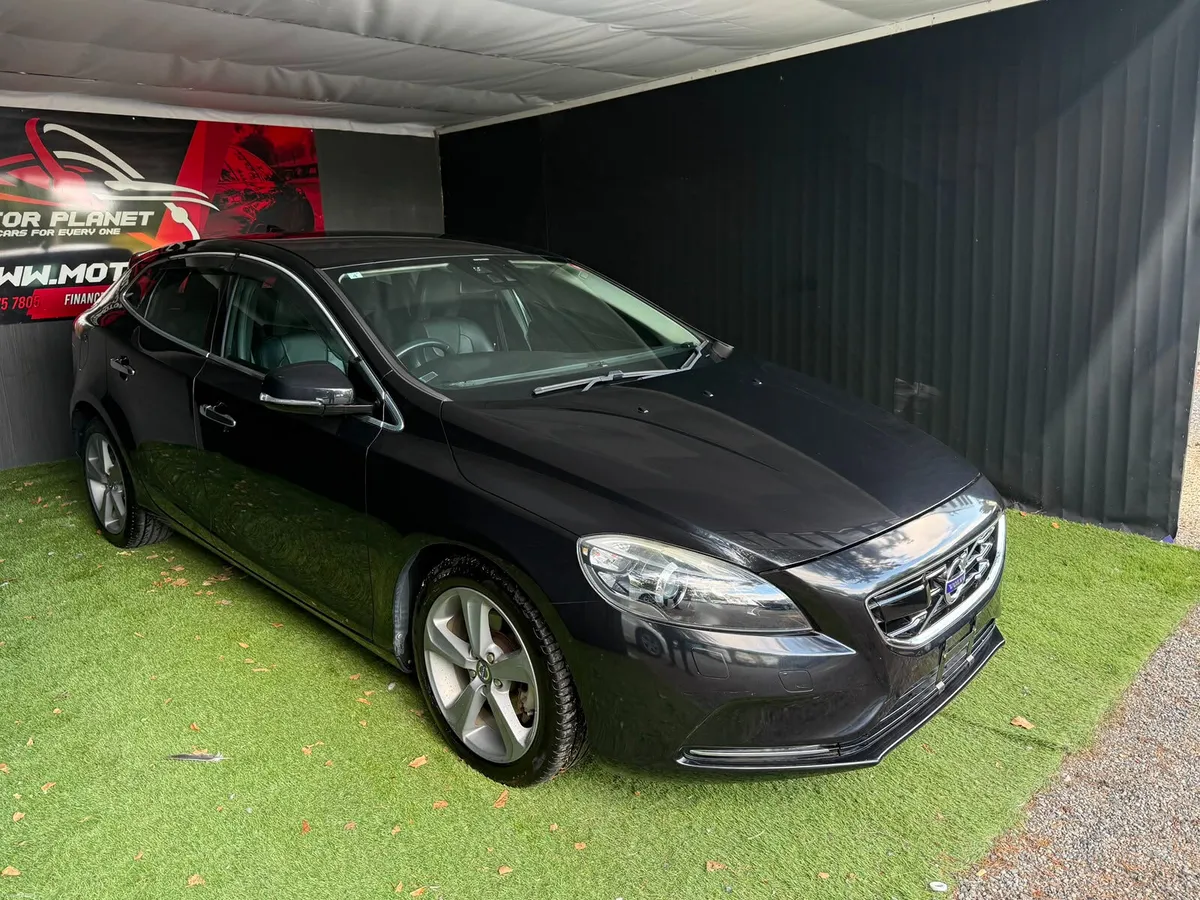 VOLVO V40 1.6 AUTOMATIC - Image 2
