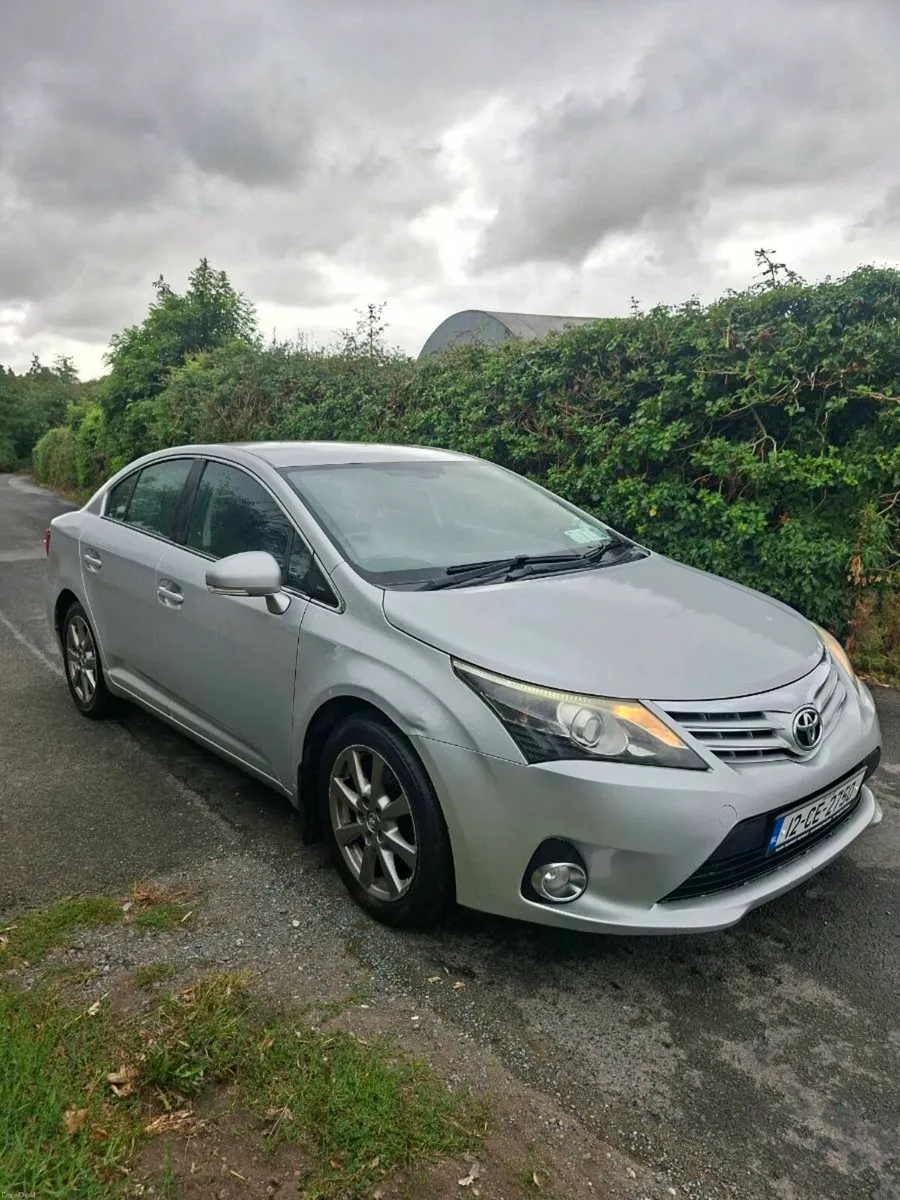 TOYOTA AVENSIS 2012 LOW MILES - Image 2