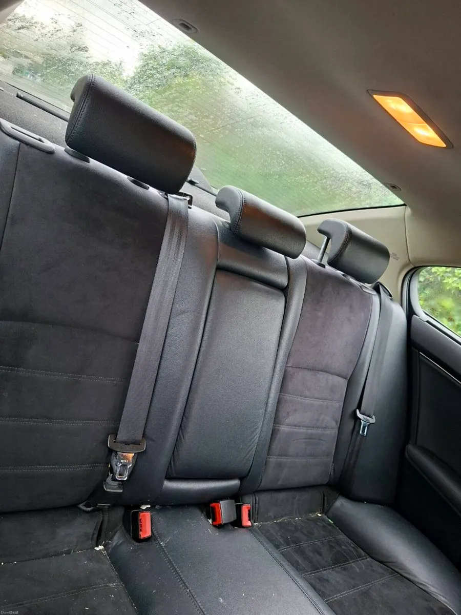TOYOTA AVENSIS 2012 LOW MILES - Image 6