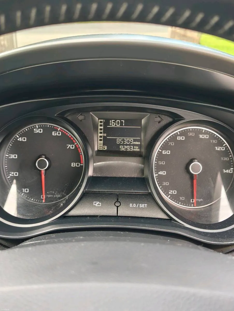 2014 seat Ibiza **low miles** - Image 5