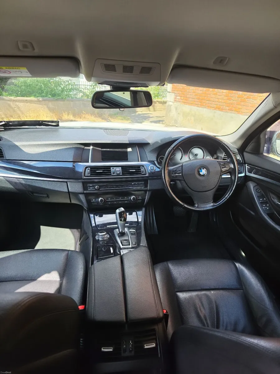 BMW 5-Series 2015 Automatic 520d - Image 2