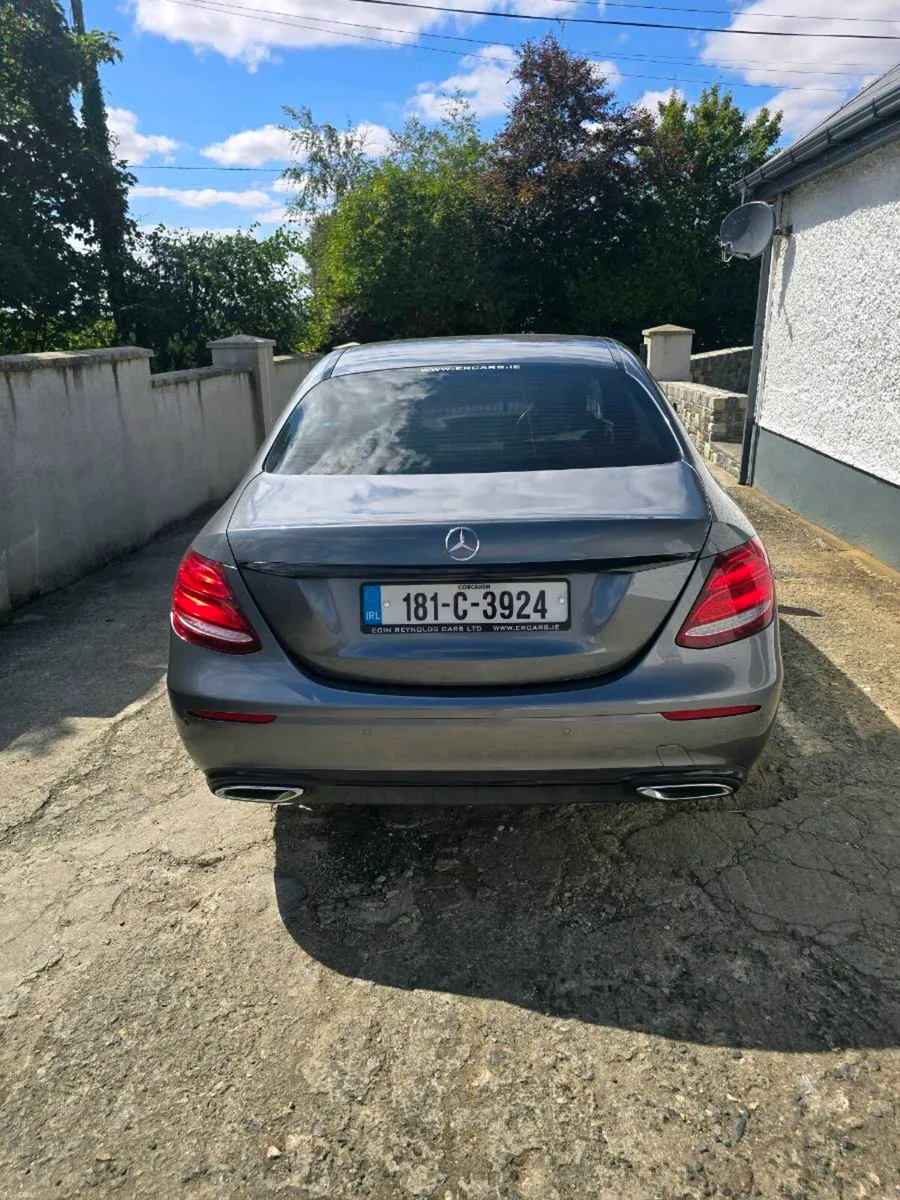 Mercedes  Benz E220d - Image 3