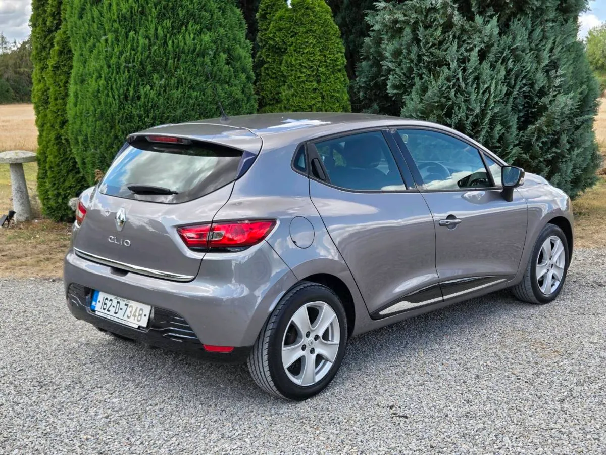 Very Low Mileage Renault Clio 1.2 Dynamique - Image 3