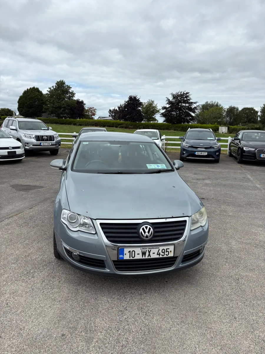 Volkswagen Passat 2010 - Image 1