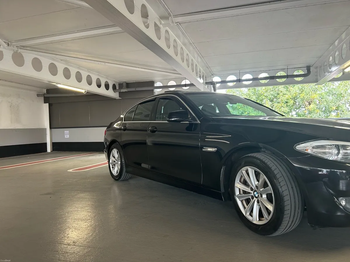 BMW 5 Series manual - Image 2