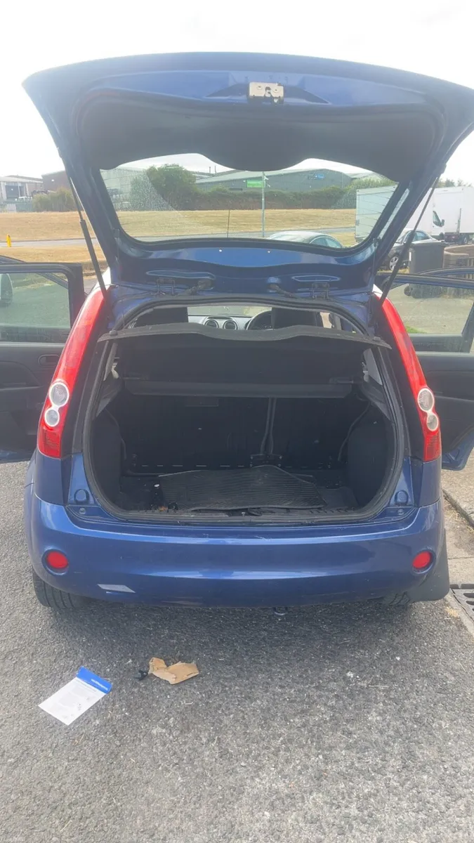 Car - Image 6