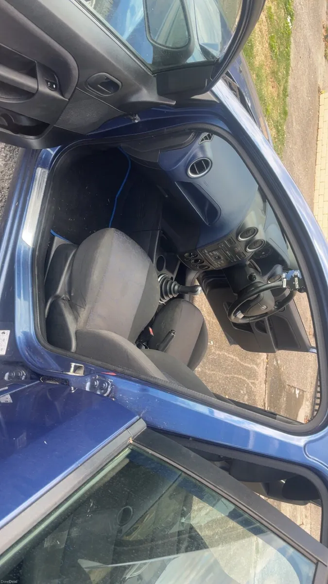 Car - Image 5