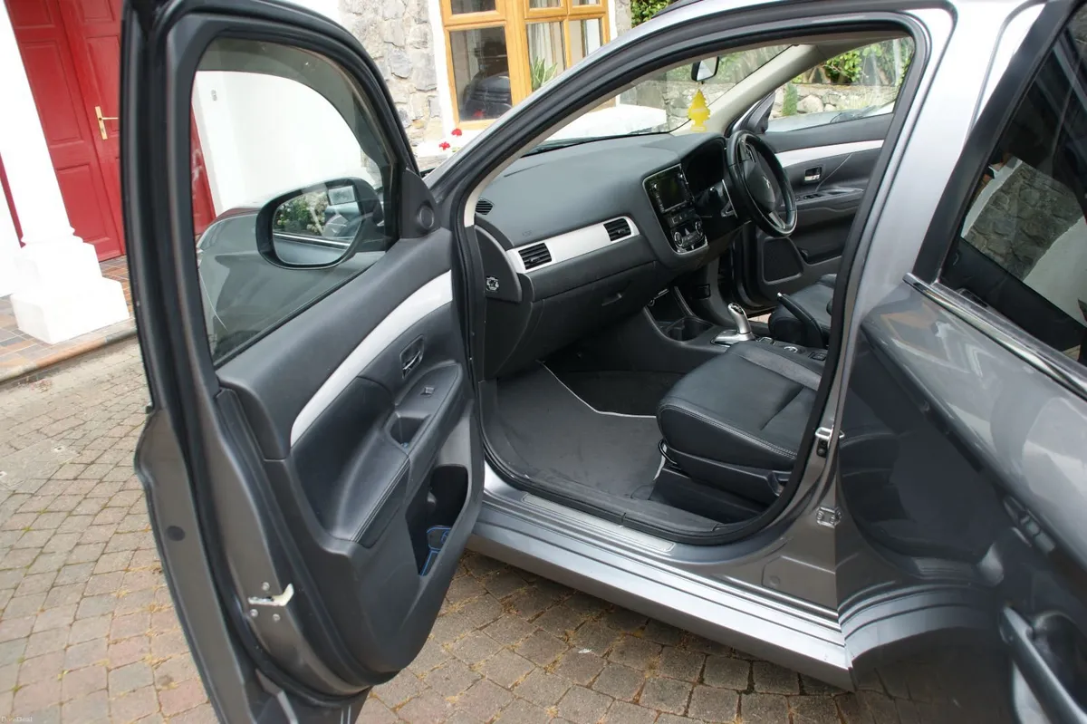 Mitsubishi Outlander 2015 - Image 6