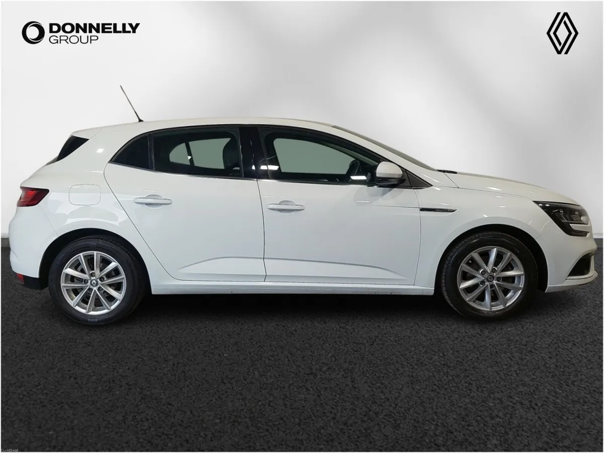 Renault Megane Hatchback Dynamique Nav - Image 3