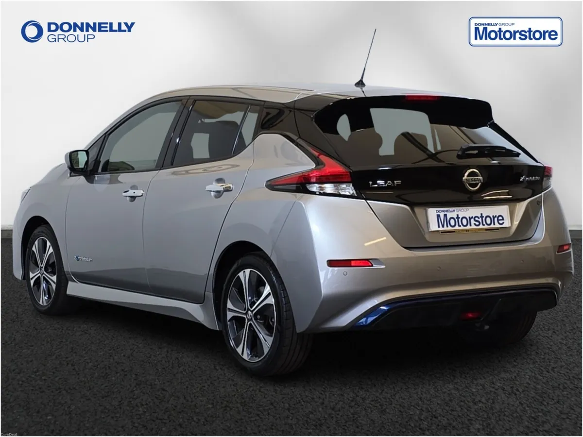 Nissan LEAF Hatchback Tekna - Image 2