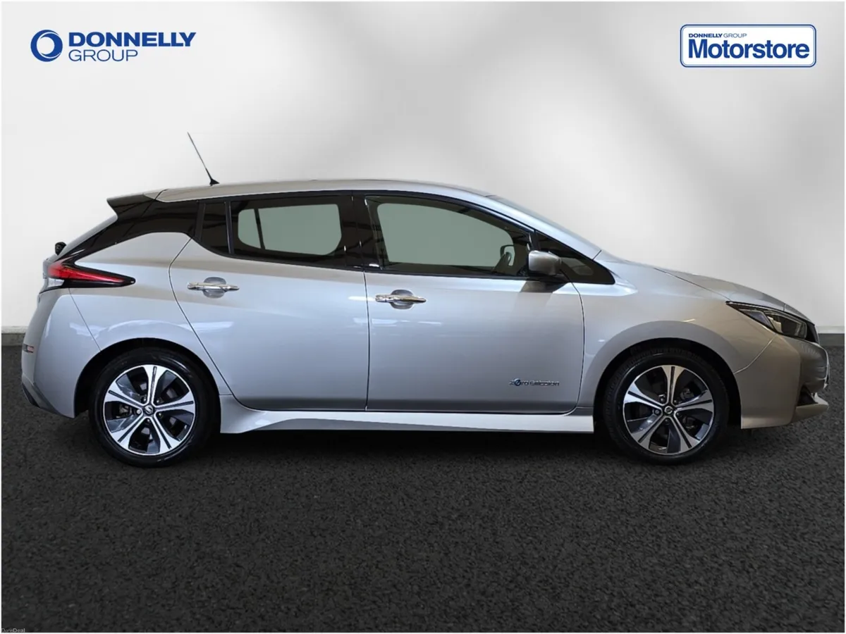 Nissan LEAF Hatchback Tekna - Image 3