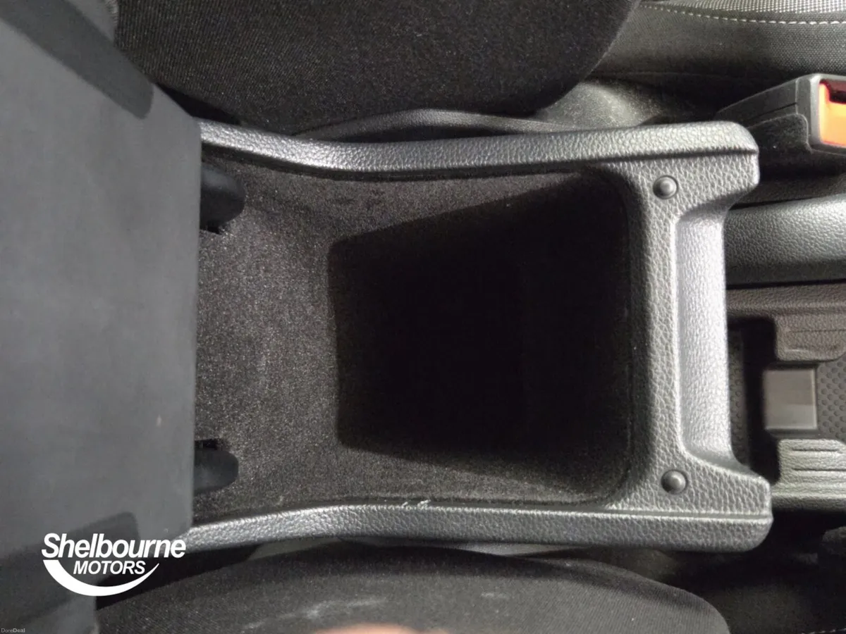 Volkswagen Taigo LIFE TSI DSG - Image 6