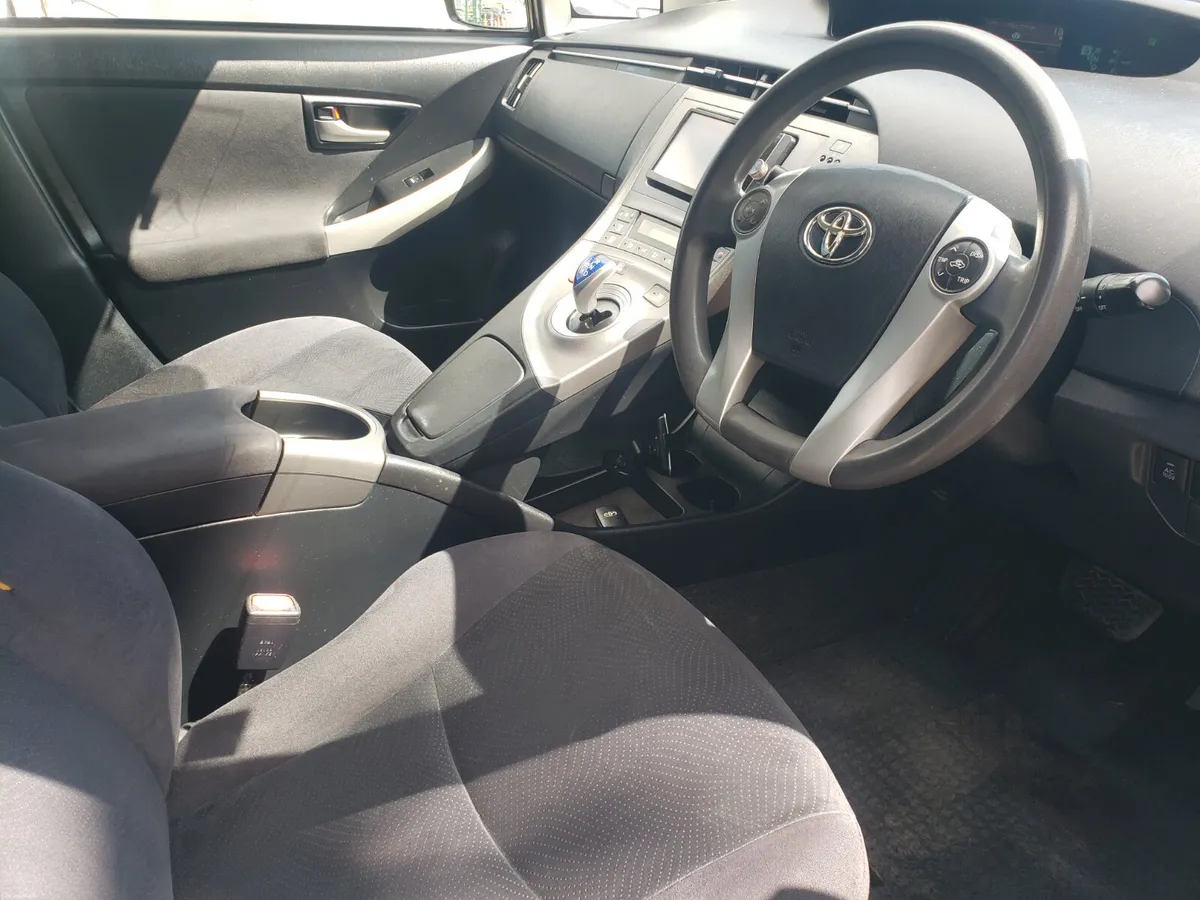 Toyota Prius 2014 - Image 5