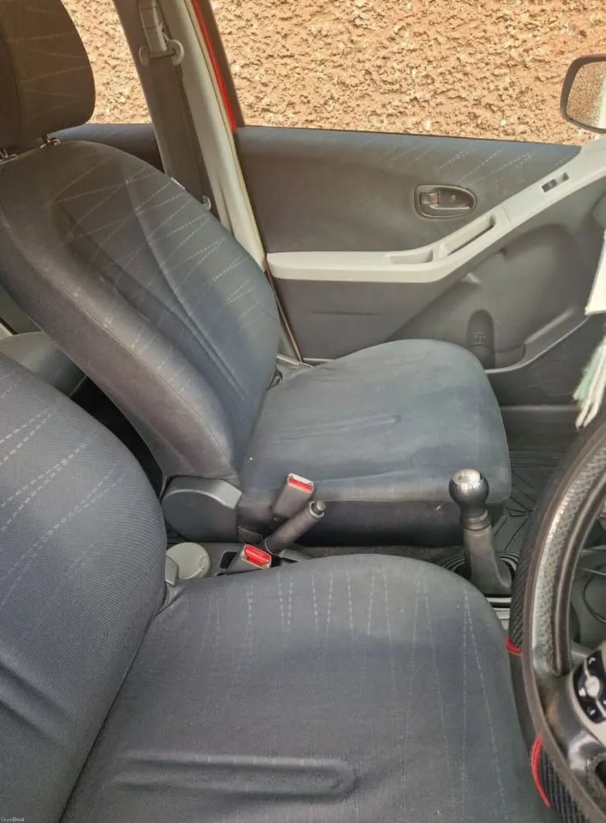 Toyota Yaris 2007 - Image 2