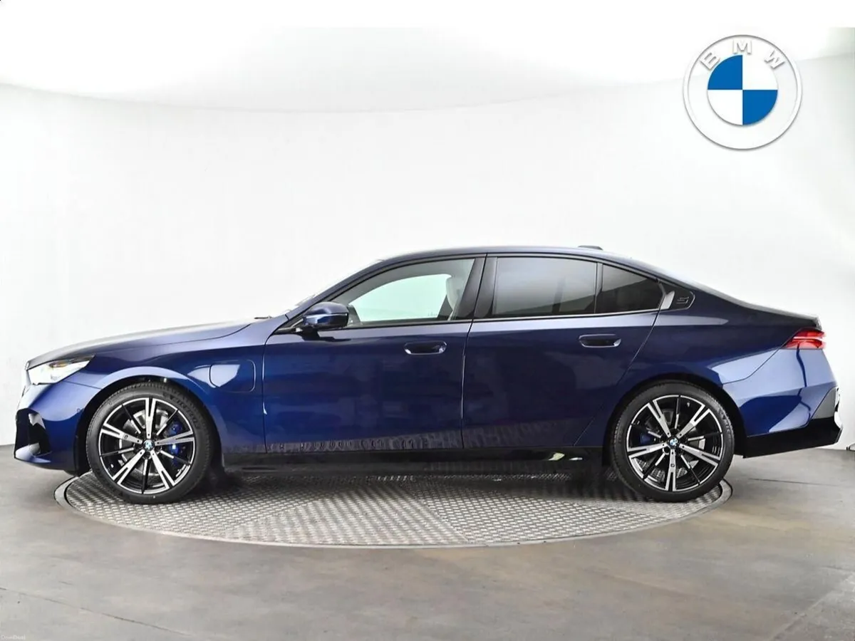 BMW 5-Series 530e M Sport Saloon - Image 3