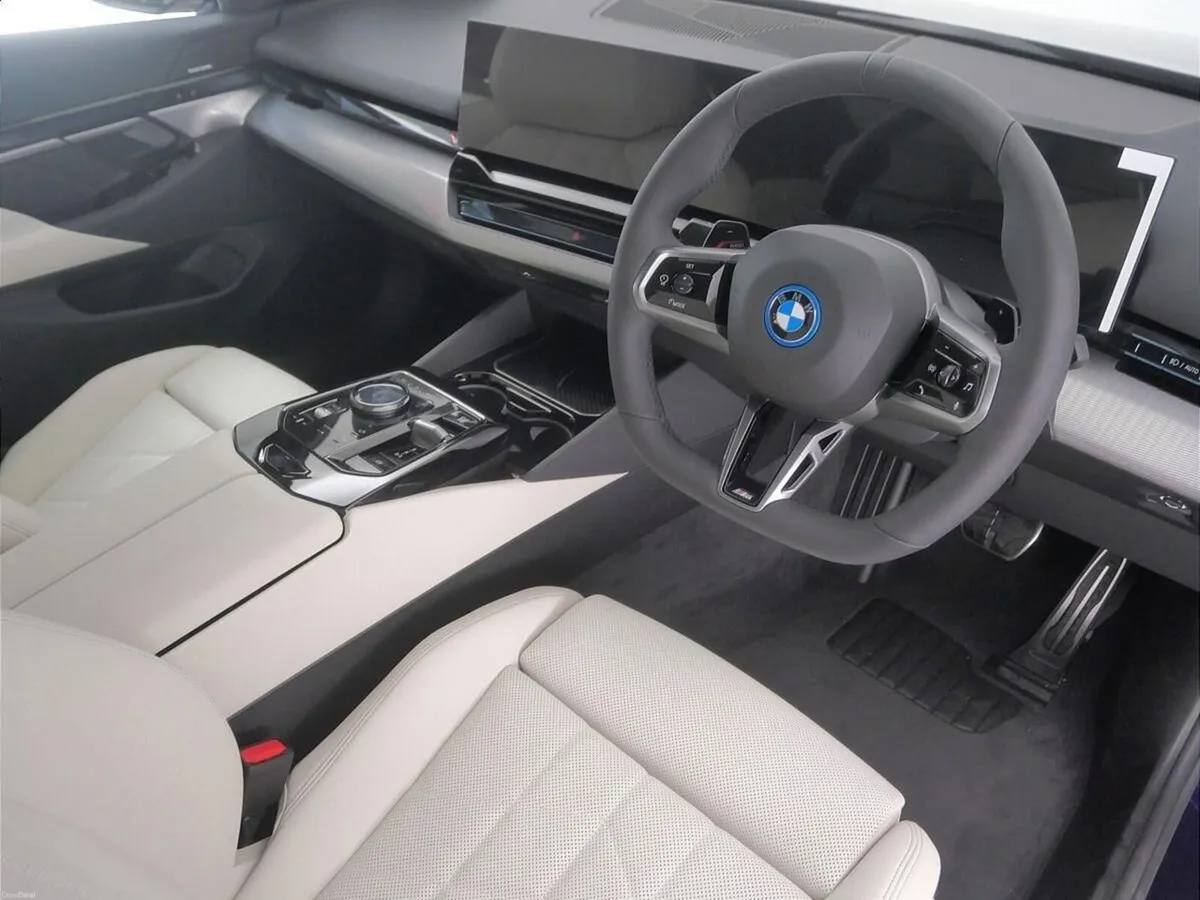 BMW 5-Series 530e M Sport Saloon - Image 6