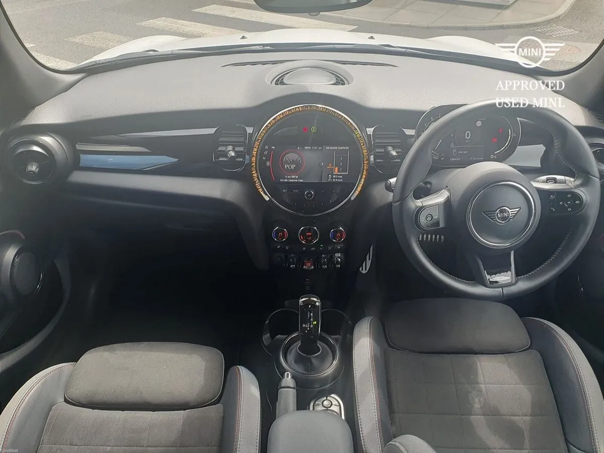 Mini Cooper 5-Door Cooper Sport - Image 4