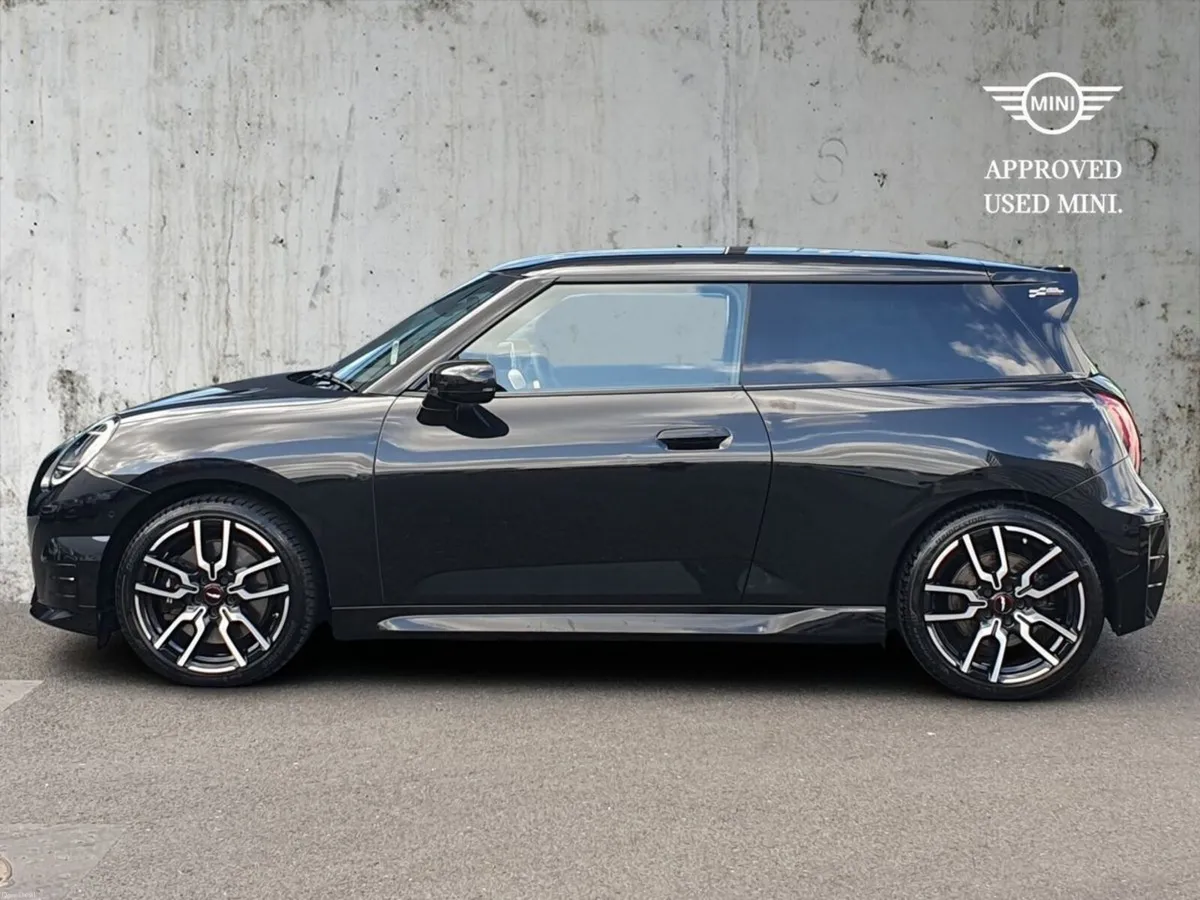Mini Cooper Cooper SE - Image 3