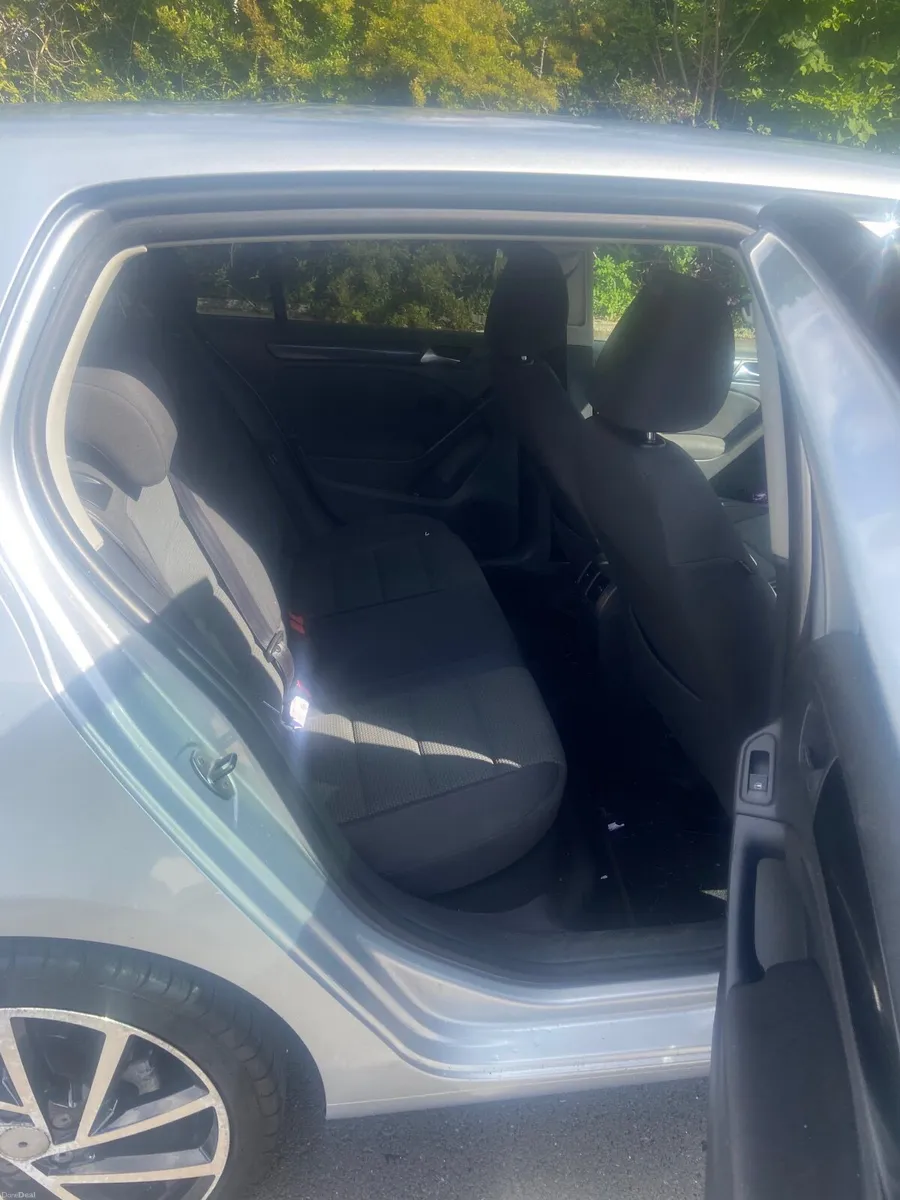 Volkswagen Golf 2012 - Image 2