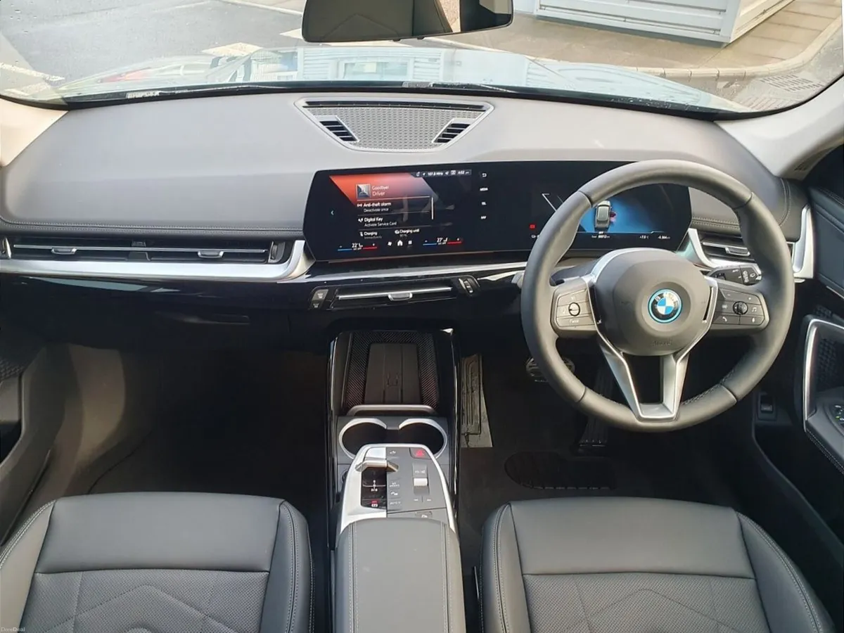BMW iX1 eDrive20 xLine - Image 4