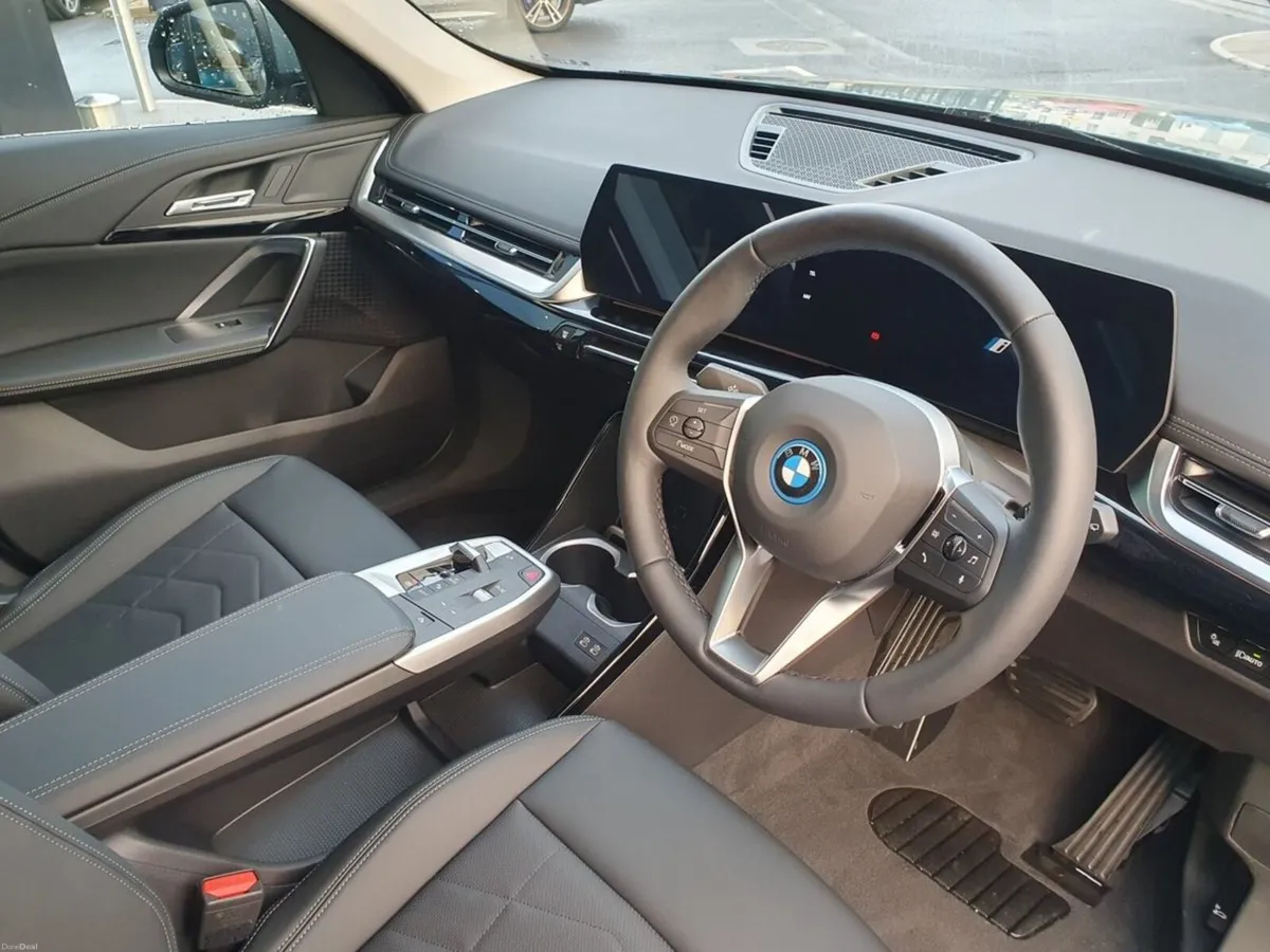 BMW iX1 eDrive20 xLine - Image 6