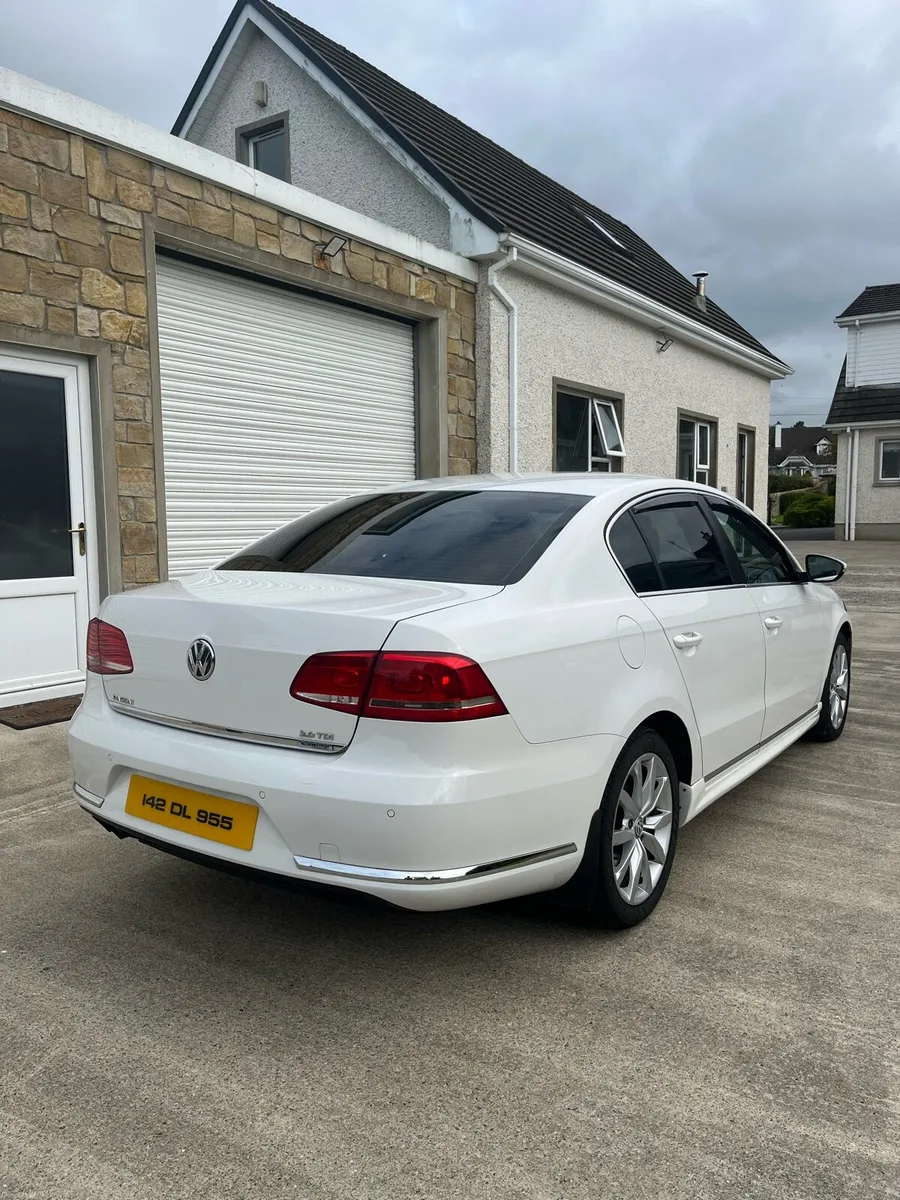 Volkswagen Passat - Image 3
