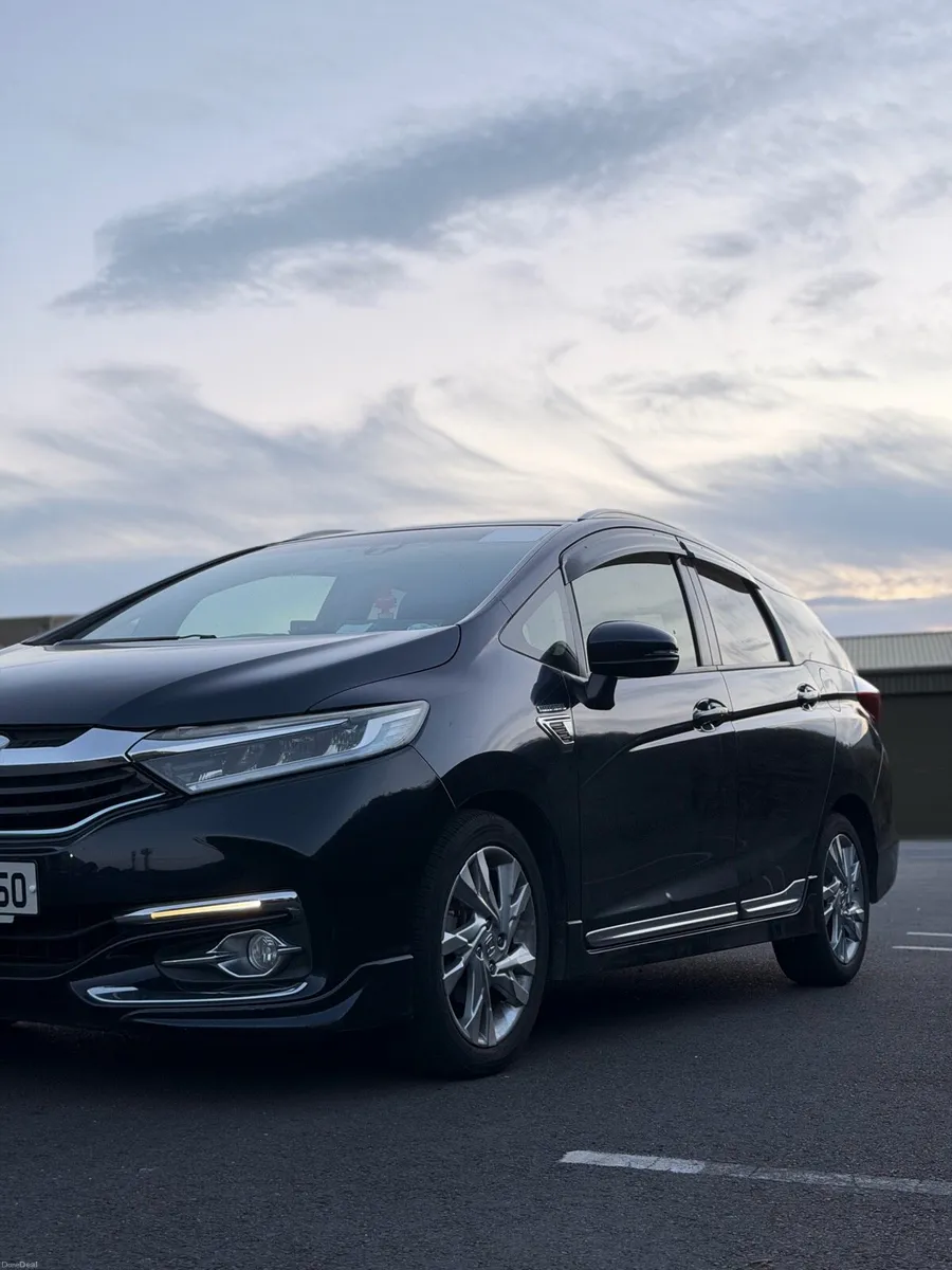 2015 Honda Shuttle Automatic Hybrid - Image 3