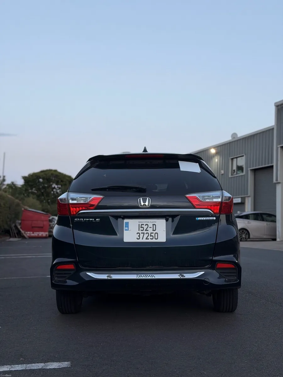 2015 Honda Shuttle Automatic Hybrid - Image 5