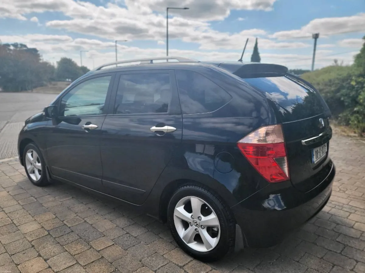 Honda frv .six seater .new nct 12/26 - Image 2