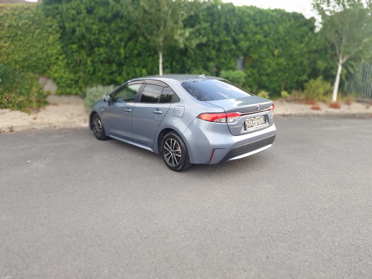 Toyota Corolla Hybrid S - Image 5