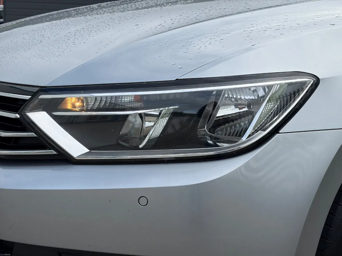 Volkswagen Passat CL 2.0 TDI MANUAL 6SPEED FWD 150 - Image 3