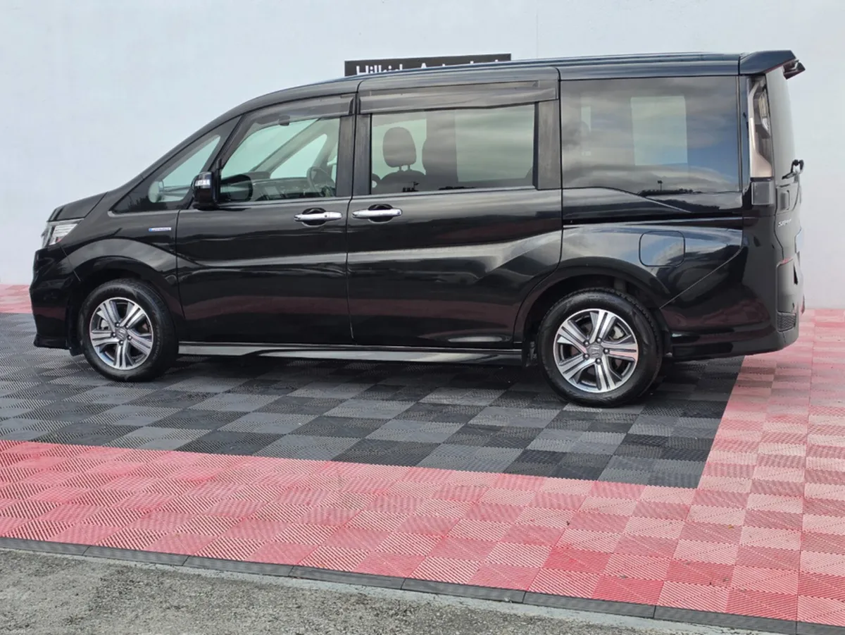 Honda Stepwagon SPADA 2.0 PETROL HYBRID AUTOMATIC - Image 6