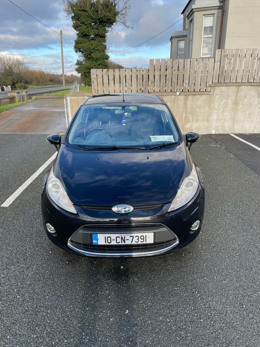 Ford fiesta 2010 - Image 2