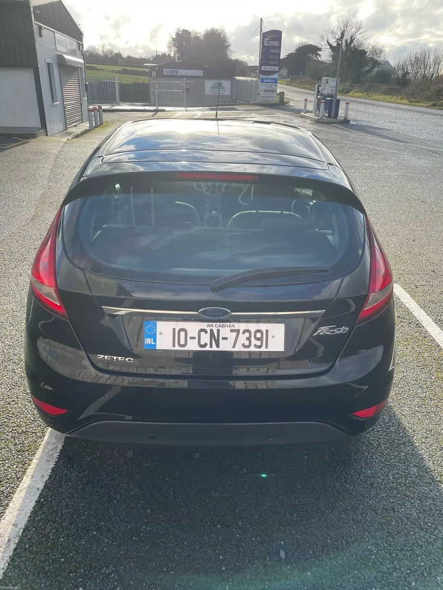 Ford fiesta 2010 - Image 5