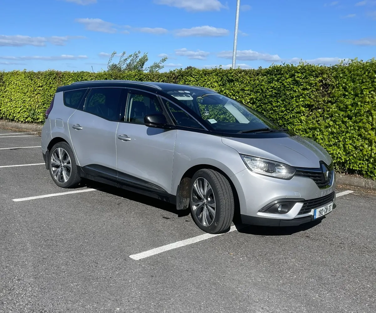 Renault Grand Scenic Signature DCI 120 7 Seater - Image 1