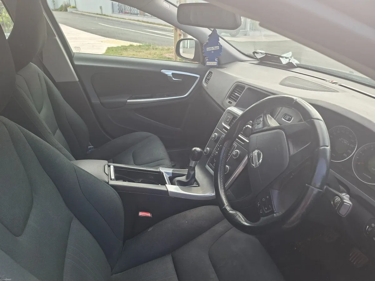 Volvo S60 2011 - Image 4