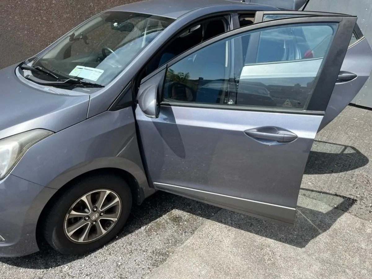 2015 Hyundai i10 - Image 3