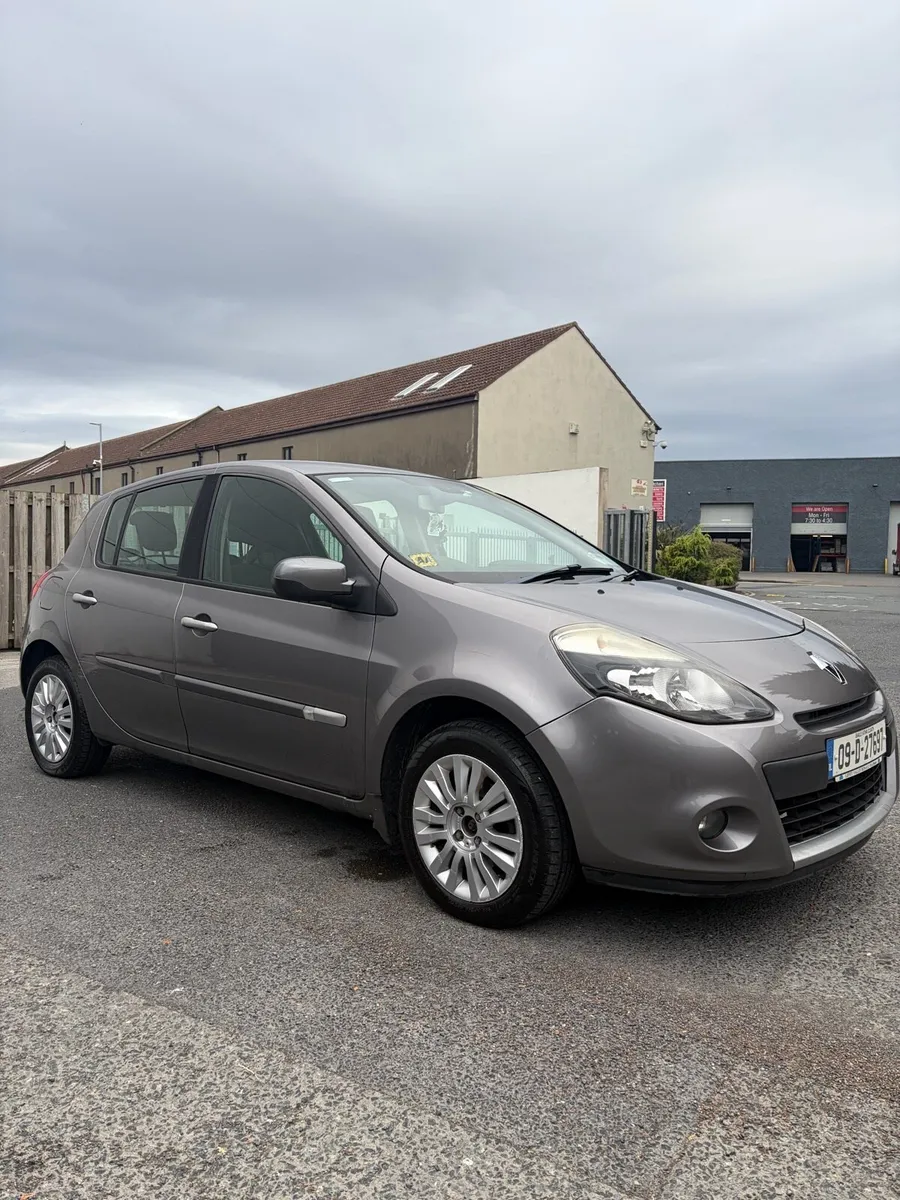 2009 Renault Clio 1.1 Petrol BRAND NEW NCT! - Image 1