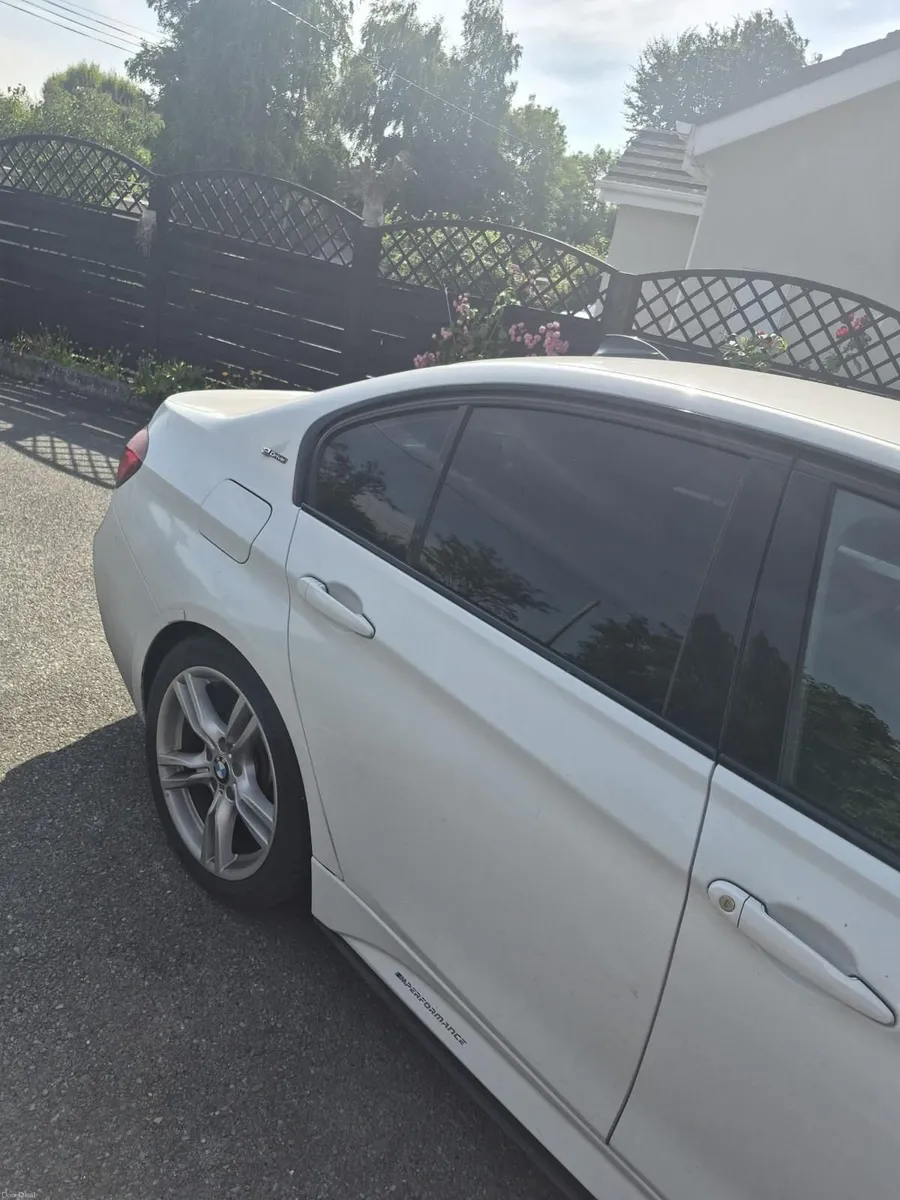BMW 3-Series 2017 - Image 4