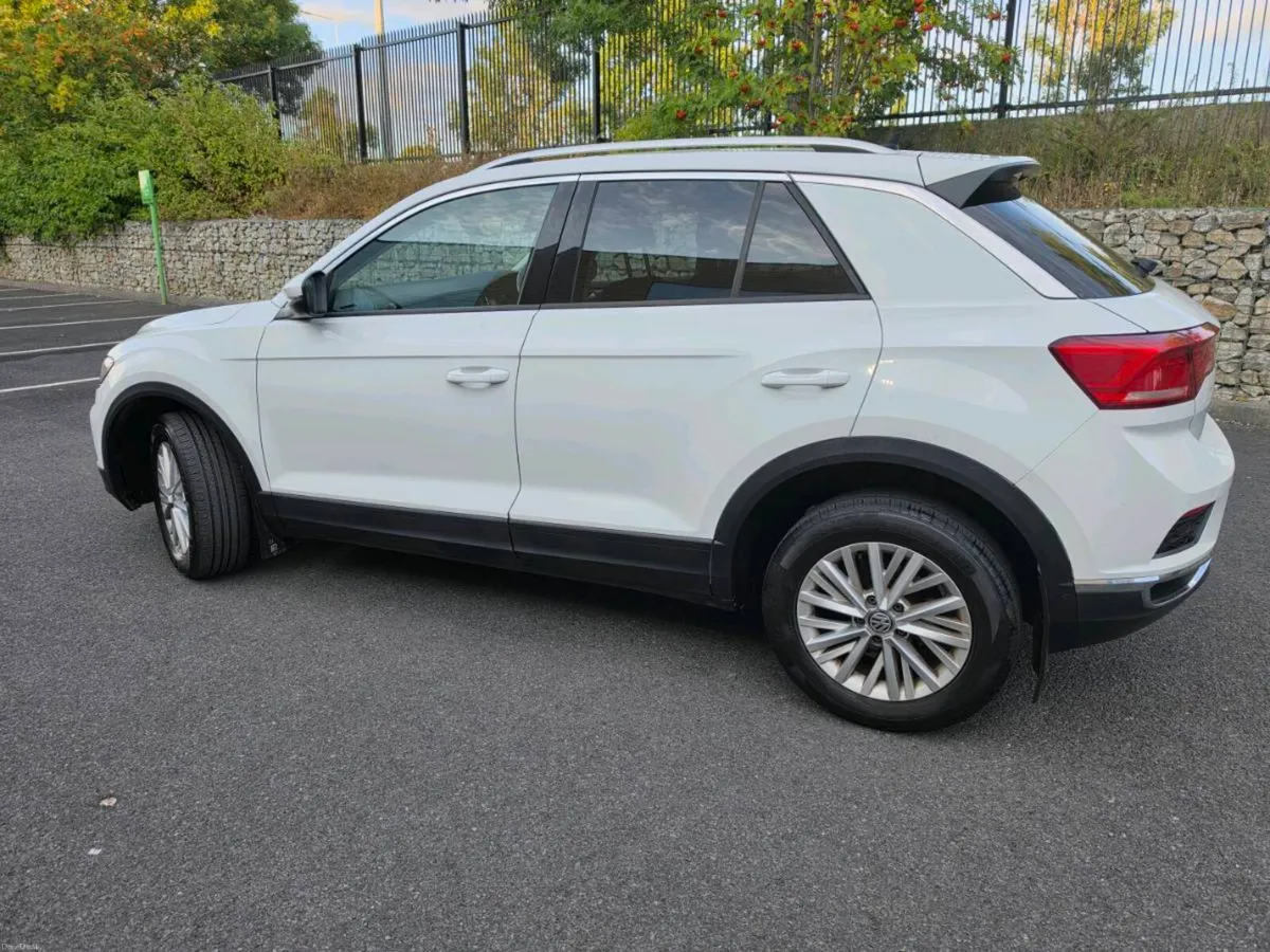 2019 Volkswagen  T-Roc Design 1.6 TDI - Image 2