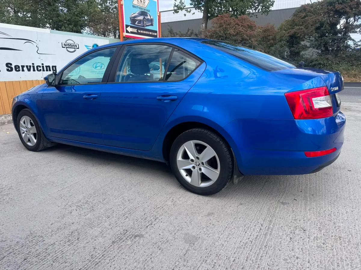 141 Skoda Octavia 1.2 TSI 105BHP Ambition - Image 3
