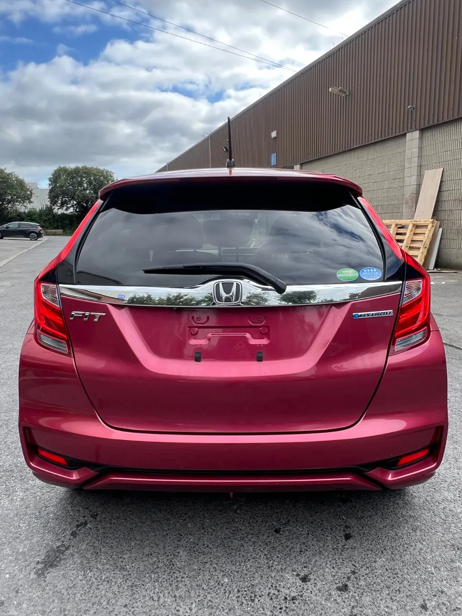 Honda Fit 1.5L Hybrid 2019 - Image 2