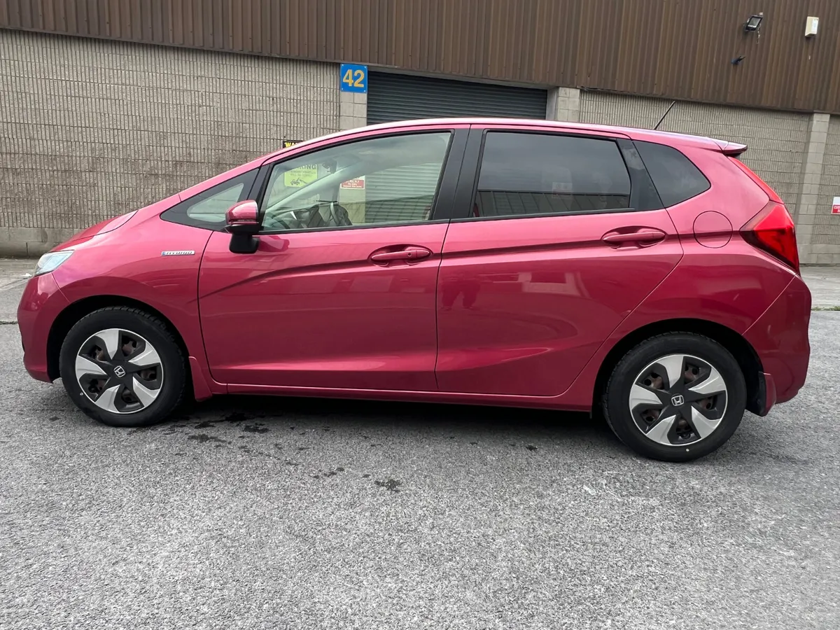 Honda Fit 1.5L Hybrid 2019 - Image 6