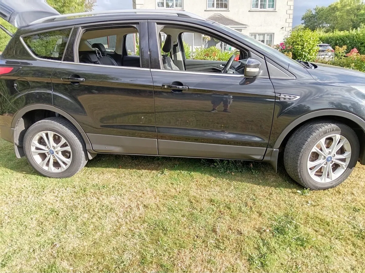 Ford Kuga - Image 3