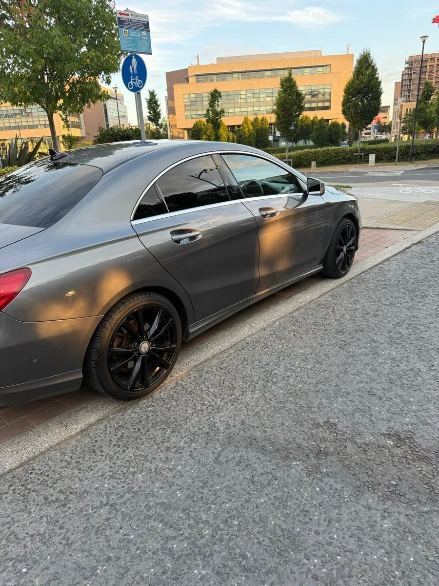 Mercedes Benz CLA 200 D sport - Image 4