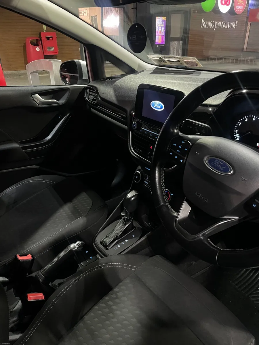 Ford Fiesta 2017 - Image 2