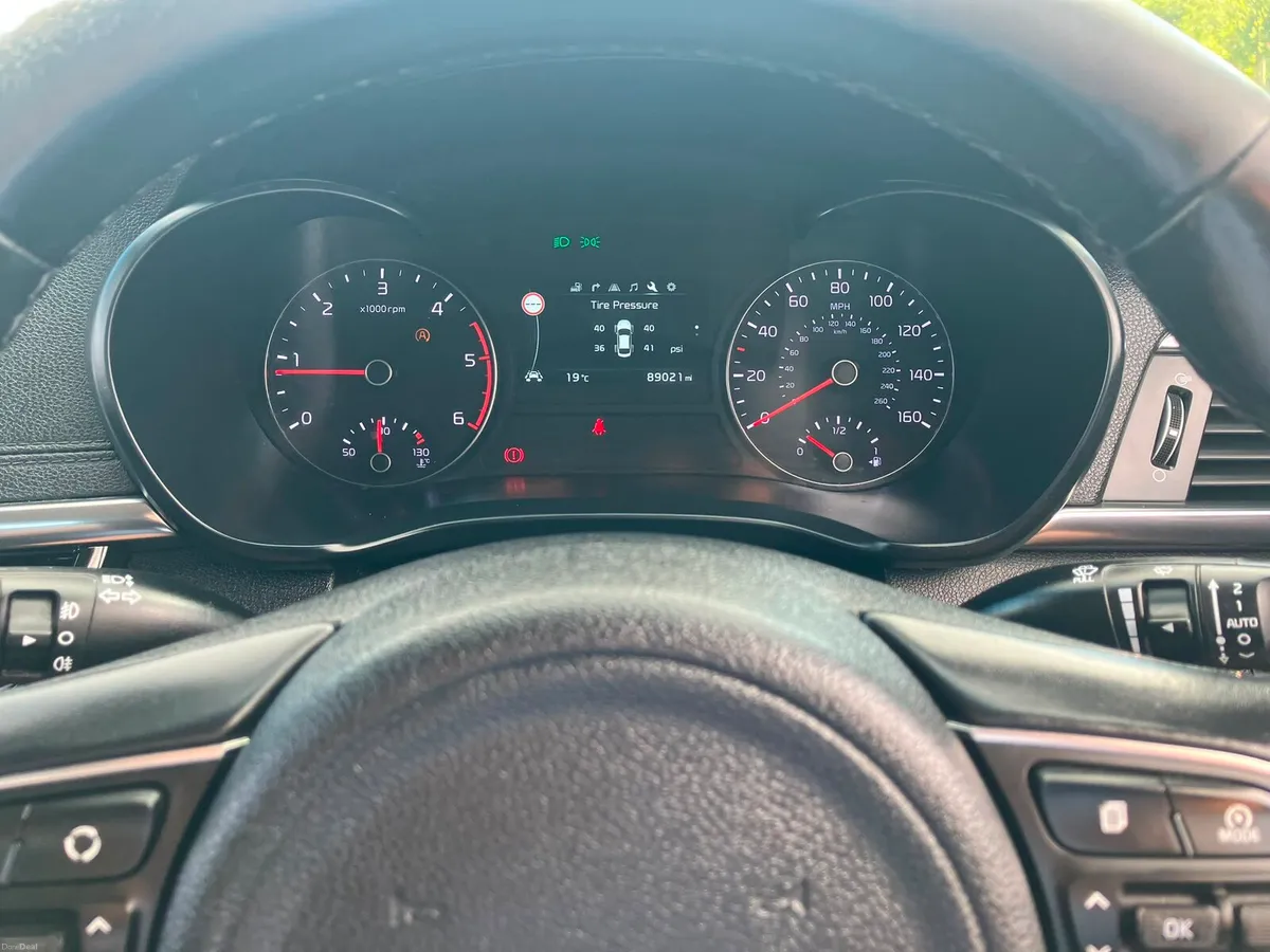 KIA OPTIMA - LOW MILEAGE - Platinum model - Image 6